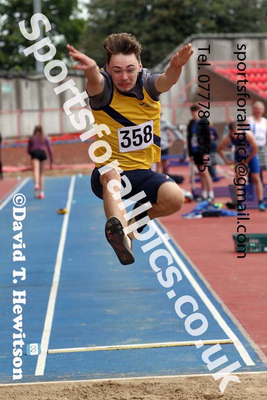 Long jump, 2021 Gateshead Tartan Games. Photo: David T. Hewitson/Sports for All Pics